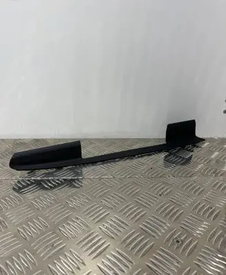 Dashboard glove box trim