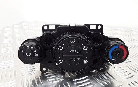 Ford Fiesta Climate control unit 8A6118549