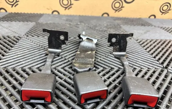 Alfa Romeo Stelvio Rear seatbelt buckle 160817