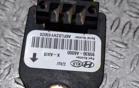 Hyundai i30 Airbag deployment crash/impact sensor 95930A6000