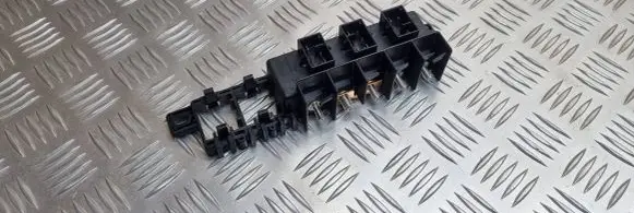 Audi A6 S6 C5 4B Fuse module 8L0941822A 896083000