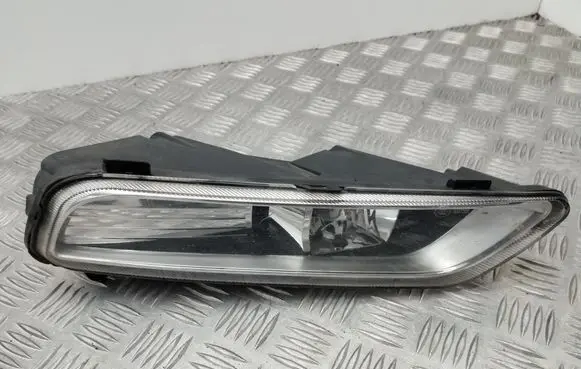 Volkswagen PASSAT B7 Front fog light