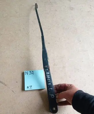 Lancia Lybra Front wiper blade arm 5989565