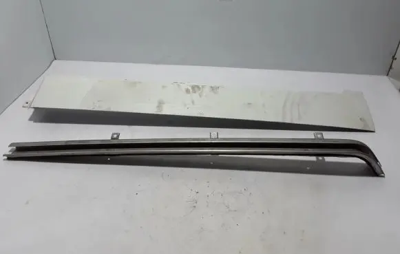 Volkswagen Transporter - Caravelle T5 Sliding door middle roller runner 7H1843872AD