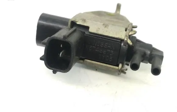 Volkswagen Golf I Vacuum valve K5T46673