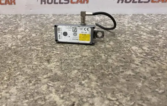 Volkswagen Touareg I Antenna control unit 7L6035577