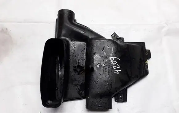 Volkswagen PASSAT B4 Air intake hose/pipe 3A1819363