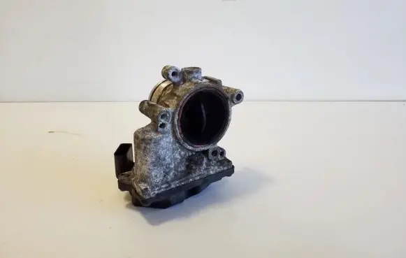 Audi Q3 8U Throttle valve 03L128063R