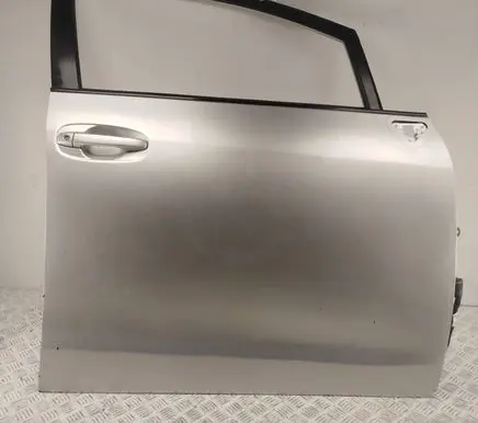 Toyota Verso Front door 
