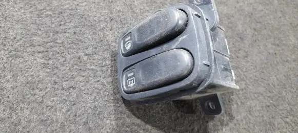 Mazda Xedos 6 Windscreen/window heater switch