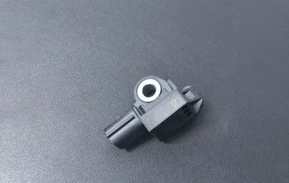 Dacia Sandero III Airbag deployment crash/impact sensor 988307997R
