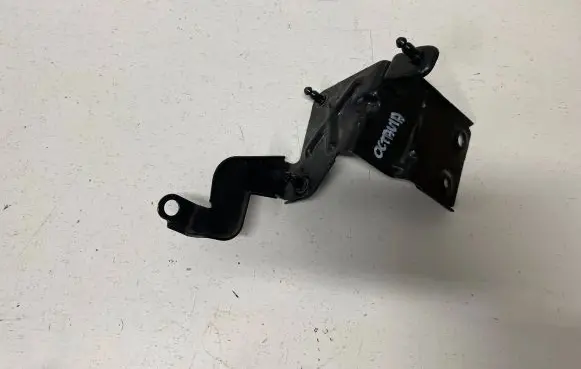 Skoda Octavia Mk3 (5E) ABS pump bracket 5Q1614235