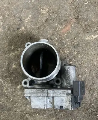 Audi A6 S6 C6 4F Throttle valve 4E0145950J