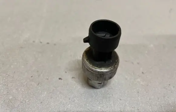 Opel Astra J Air conditioning (A/C) pressure sensor 