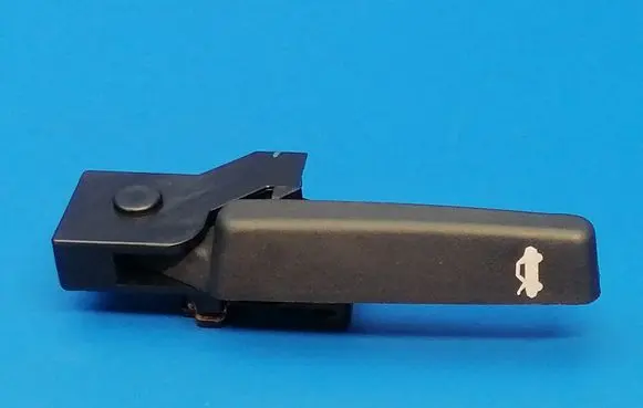 Engine bonnet (hood) release handle