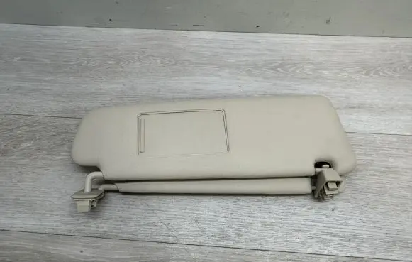 Volkswagen Touareg II Sun visor 7P0857552