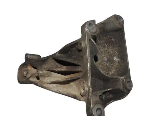 Engine mounting bracket