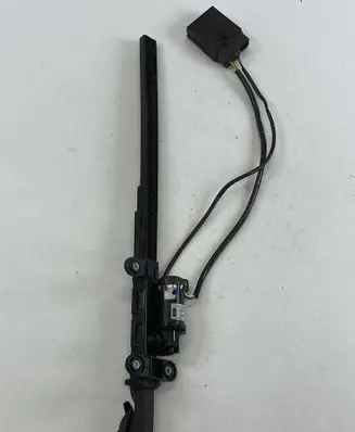 BMW 4 F32 F33 Seat belt adjustment motor 7307915 1137710