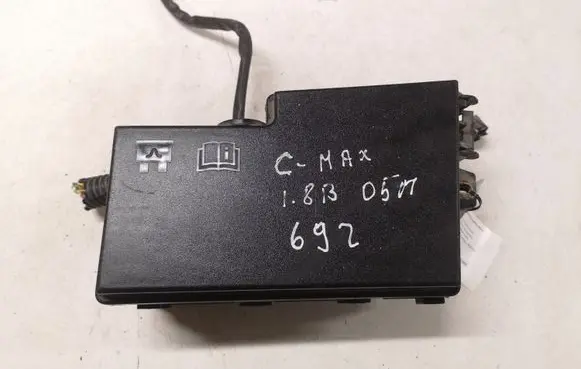 Ford Focus C-MAX Fuse module 3M5T14A142A BP4K66767 8688039