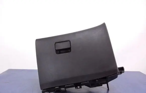 Opel Astra J Glove box 13373796