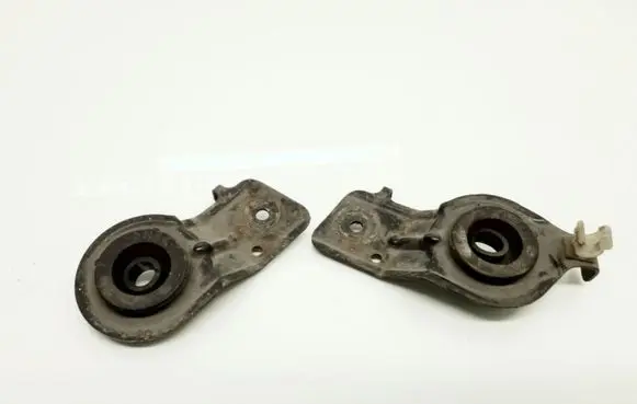 Nissan Primera Radiator mount bracket