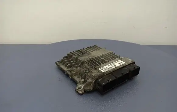 Volvo V50 Engine control unit/module ECU 30785520AA