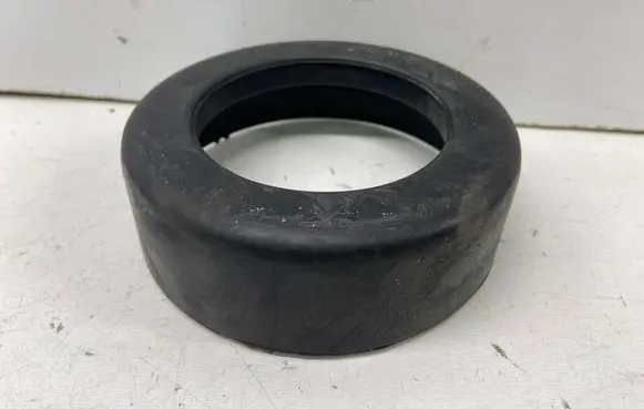 Mercedes-Benz W123 Rear coil spring rubber mount A12332111484 12332111484 321814