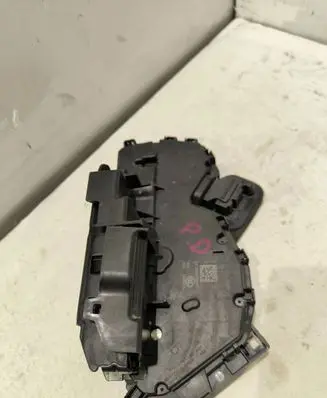 Audi Q3 8U Front door lock A046465 45980182 83A839016