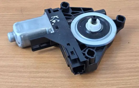 Volvo XC60 Rear door window regulator motor 966265102 160302