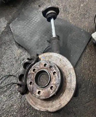 Mercedes-Benz Sprinter W906 Front wheel hub