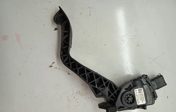 Peugeot 207 Accelerator throttle pedal 9680756880