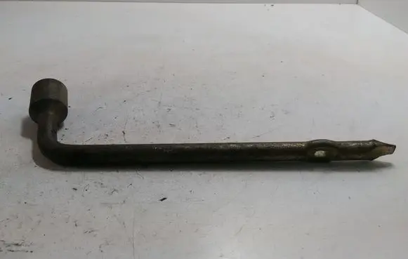 Toyota Corolla Verso AR10 Wheel nut wrench 21MM
