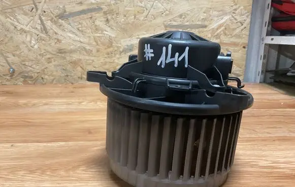 Opel Insignia A Heater fan/blower 5242673401 R10327 10327