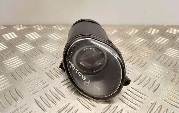Volkswagen PASSAT B5.5 Front fog light 3B7941699A