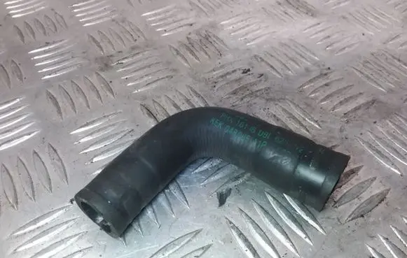 Mercedes-Benz E W210 Engine coolant pipe/hose 048065