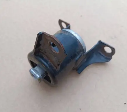 Ford Fiesta Engine mount vacuum valve C1BY6F012AB 100620131