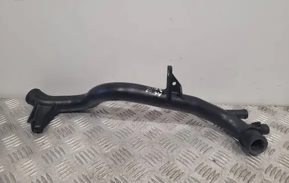 Engine coolant pipe/hose