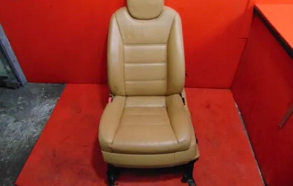 Porsche Cayenne (9PA) Front driver seat 