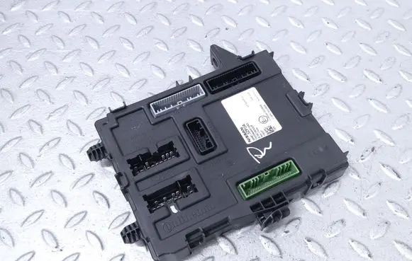 Nissan Pulsar Comfort/convenience module 284B13ZP0A