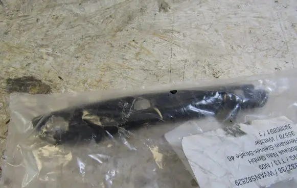 Opel Astra K Front bumper mounting bracket 39086891