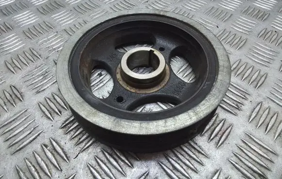 Toyota Verso Crankshaft pulley 134080R030