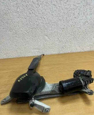 Mercedes-Benz E W210 Wiper motor 0390241420 D8961