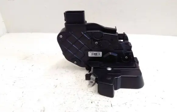 Volvo C30 Front door lock 30799311