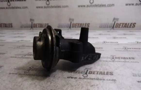 Toyota Avensis T270 EGR valve 2562027060 1013970550