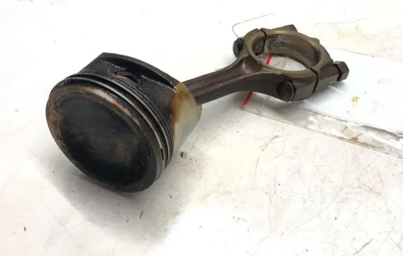 KIA Picanto Piston with connecting rod G4HG