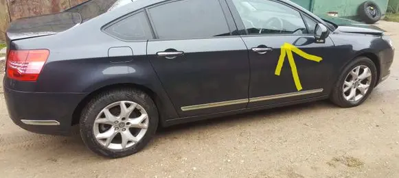 Citroen C5 Front door window glass four-door