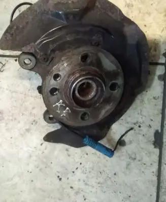 Mini One - Cooper Coupe R56 Front wheel hub spindle knuckle