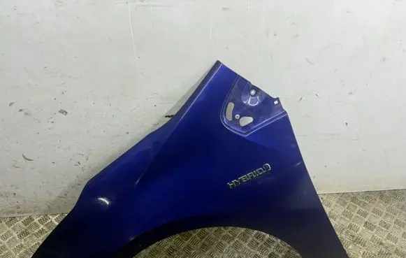 Toyota Prius (XW50) Fender 