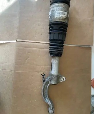 Maserati Levante Air suspension front shock absorber 06700374360 15140019484 161202080041