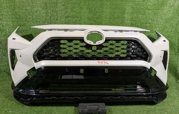 Toyota RAV 4 (XA50) Front bumper 